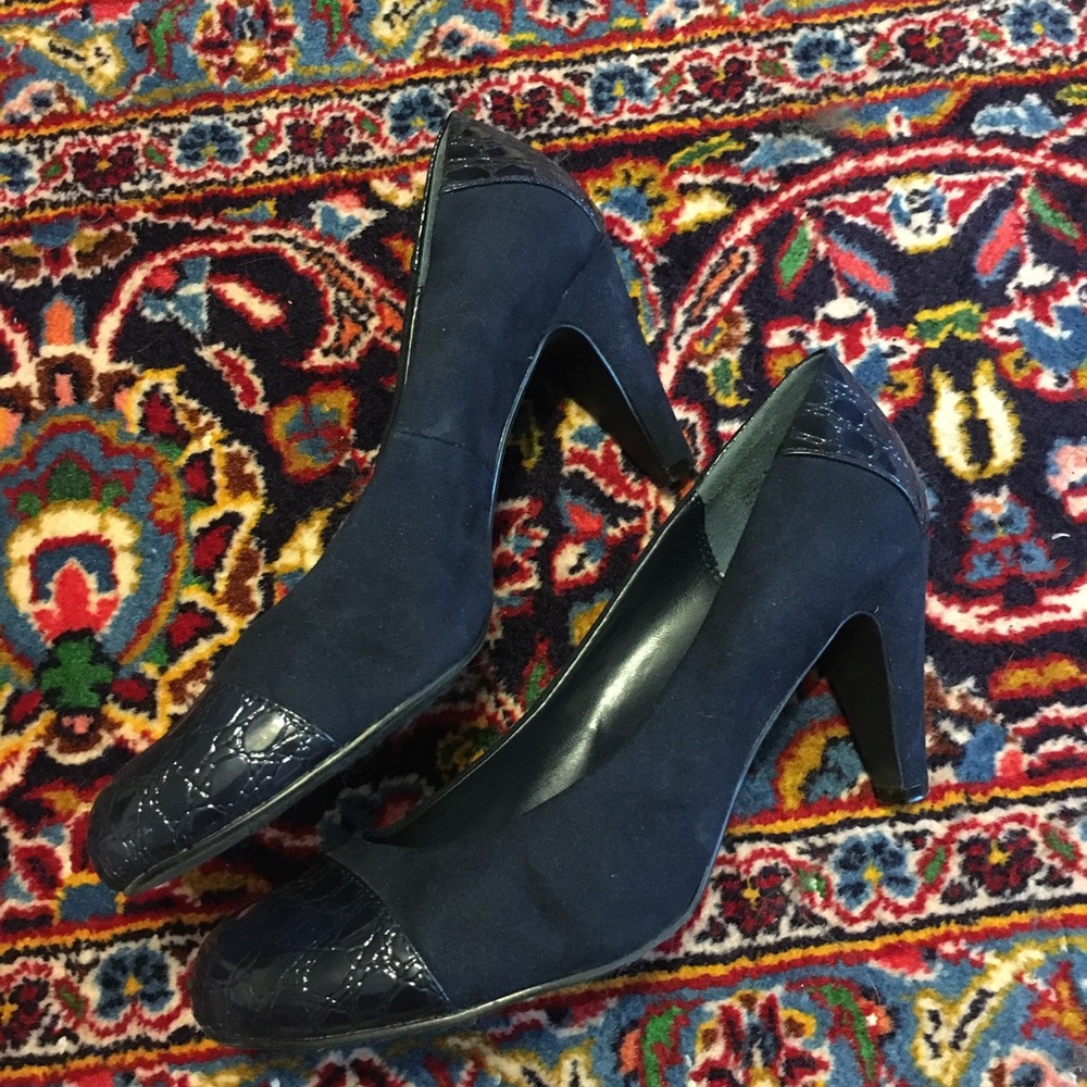 Cloud Walker Pumps - image 4